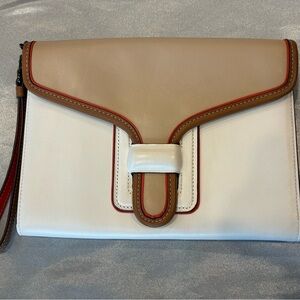 NWOT Coach Courier Wristlet. Classic color block glove tanned leather.